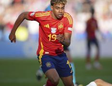 28圈-关于莱万多夫斯基赛事官方发布挺进下一轮新规，西班牙队争议不断！的信息