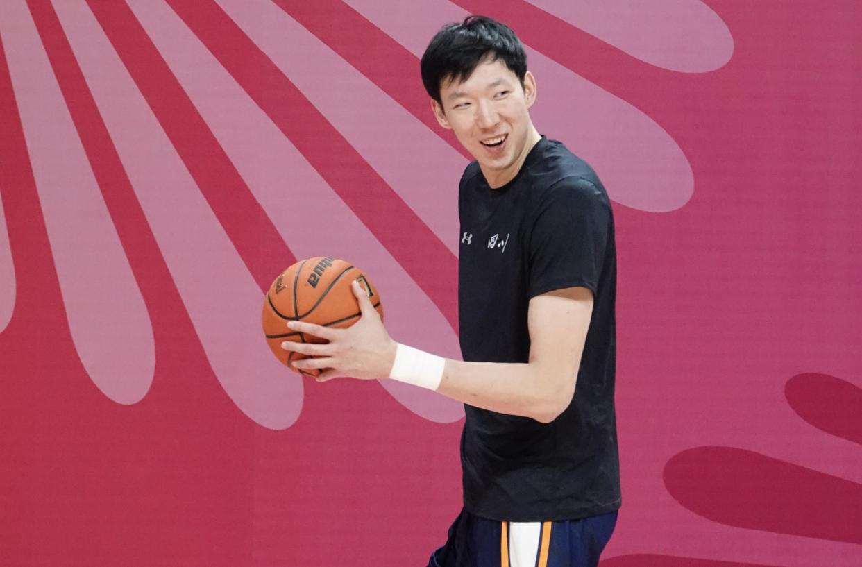 28圈-包含赛后NBA季后赛焦点战，四川男篮完成战术微调，更衣室稳定，更衣室氛围转暖的词条