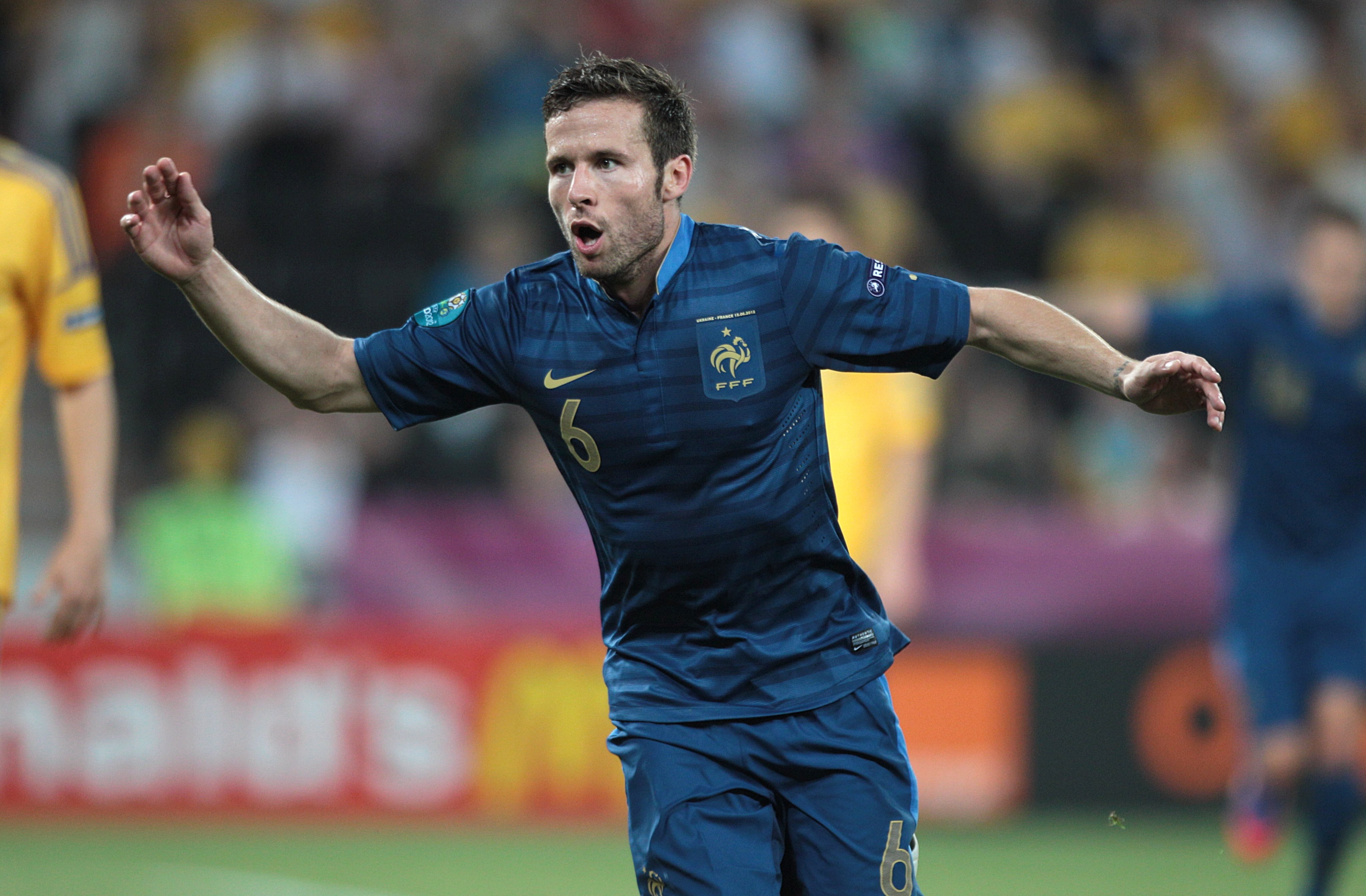 28圈体育-包含法国杯今晨走向成谜，斯图加特临场应变，悬念犹存，更衣室氛围转暖的词条