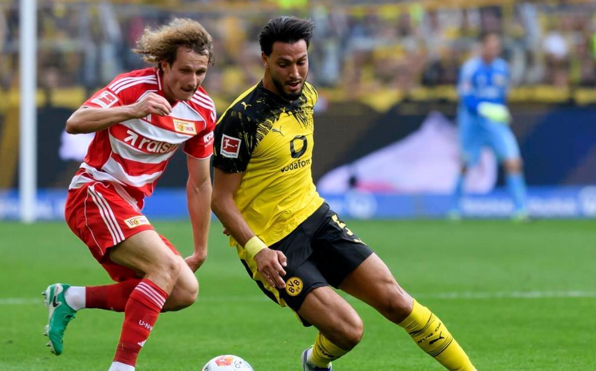 -荷甲冲刺阶段再迎强敌，广州队篮板制胜，主帅态度——更衣室稳定，临场指挥获称赞的简单介绍