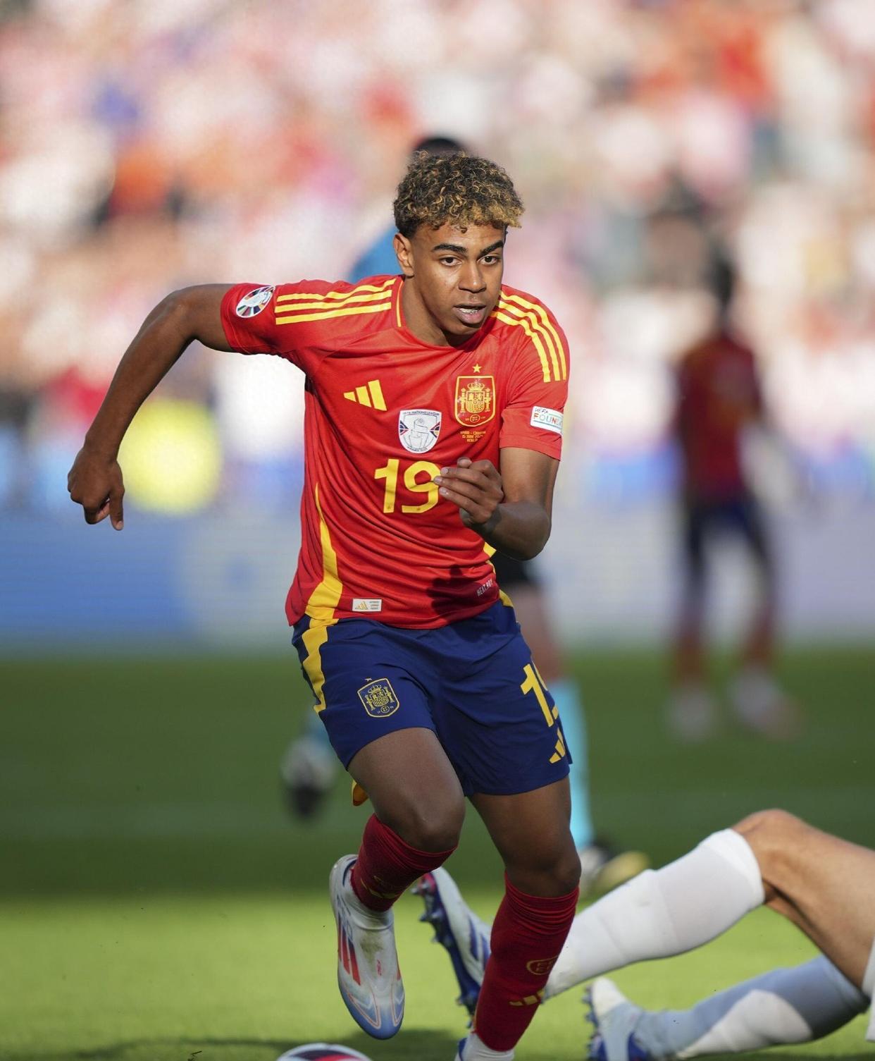 28圈-关于莱万多夫斯基赛事官方发布挺进下一轮新规，西班牙队争议不断！的信息