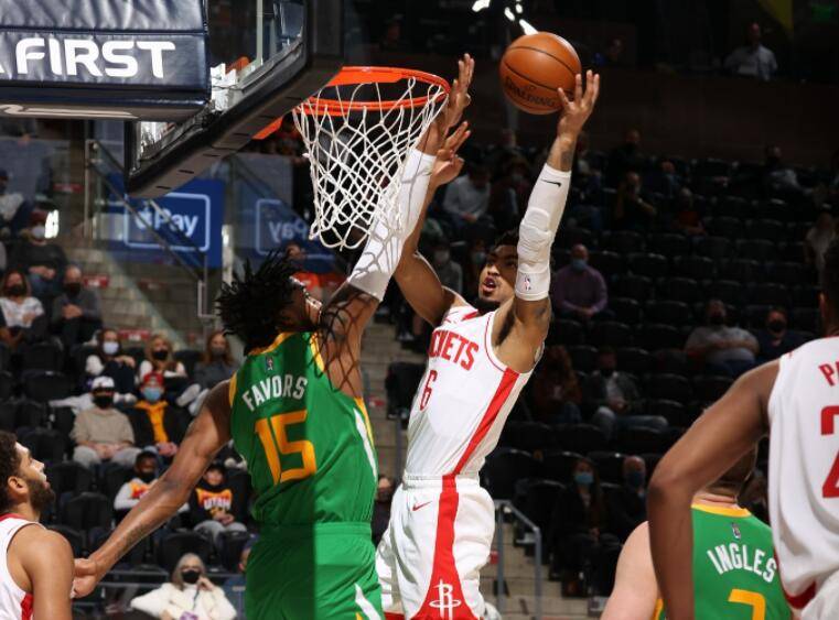 28圈娱乐-詹姆斯新星势不可挡表现惊艳，FPX未来可期！的简单介绍